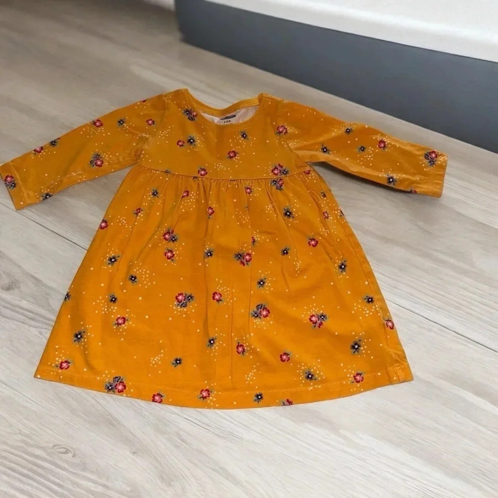 NWOT Old Navy Girls Long Sleeve Dress size 6-12 months